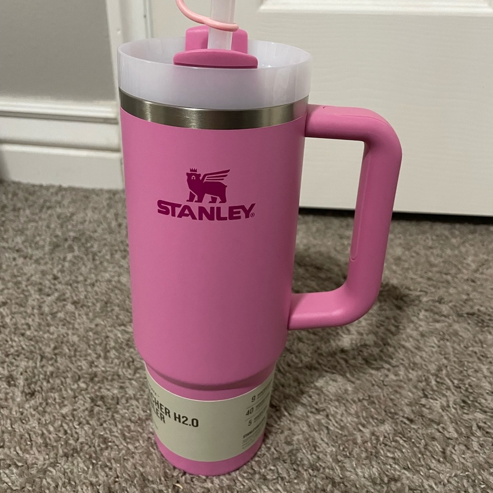 Stanley 30 oz Flowstate Quencher H2.0 Tumbler